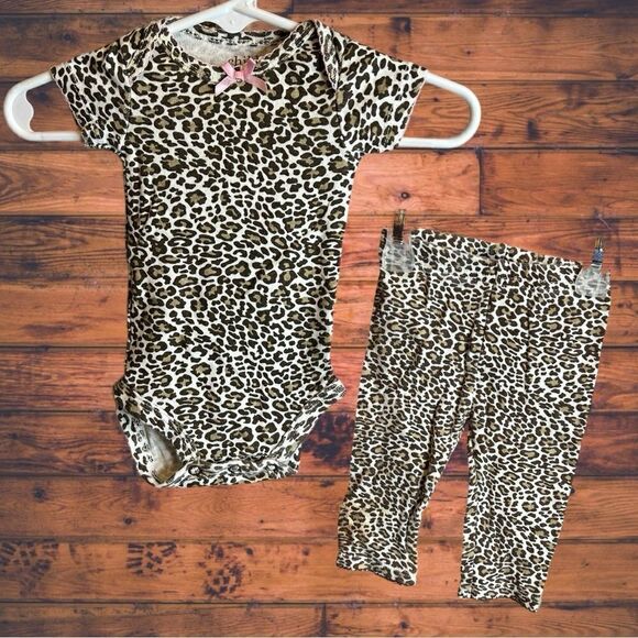 5 for $25🔥Child of Mine by Carter's Cheetah Print Outfit Size Newborn/ 0-3M - Picture 1 of 6
